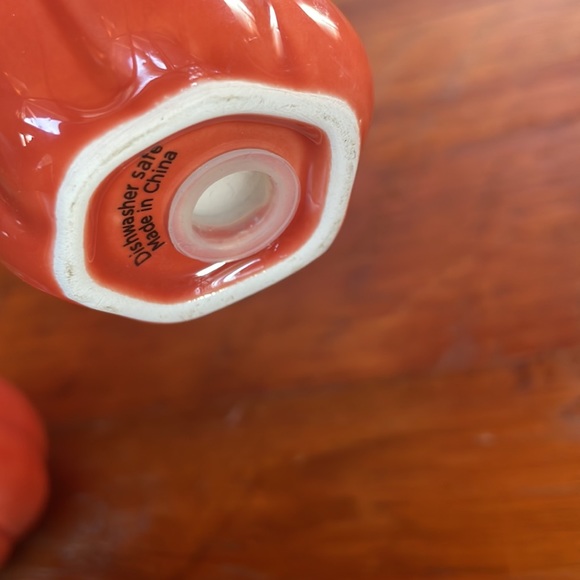 🎃 Pumpkin Salt & Pepper Shaker - Picture 5 of 7